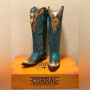 CORRAL LADIE'S AQUA-SAND FEATHERS EMBROIDERY & CRACKLED OVERLAY & STUDS TALL